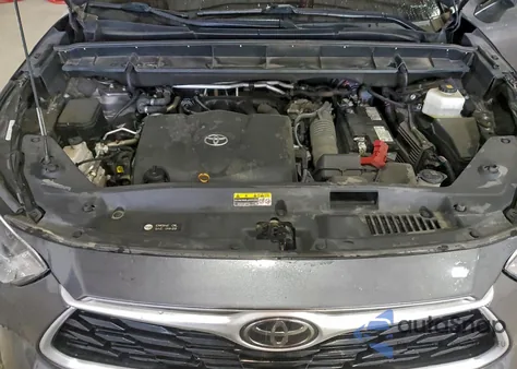 2021 Toyota Highlander Xle z USA, uszkodzony, nr VIN 5TDGZRBH1MS538477